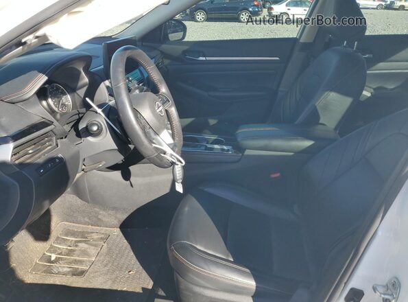 1N4BL4CV2RN332347 2024 NISSAN ALTIMA White Front interior view