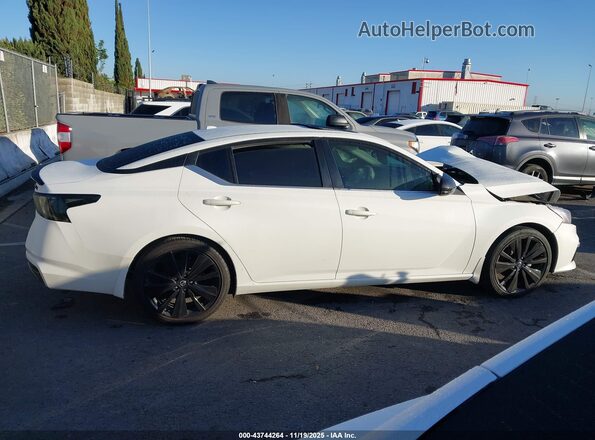 1N4BL4CV3NN329855 2022 NISSAN ALTIMA White უკანა სალონის ხედი