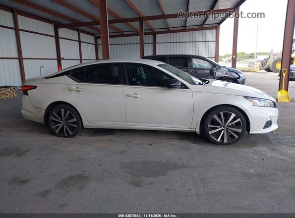 1N4BL4CVXLC241099 2020 NISSAN ALTIMA White Rear interior view
