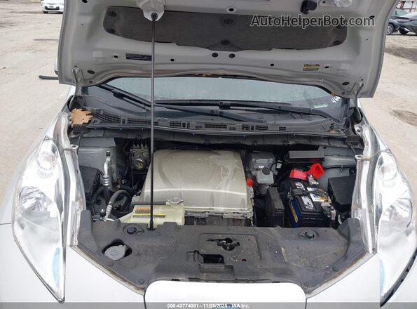 1N4BZ0CP3HC309923 2017 NISSAN LEAF Silver Вид ззаду