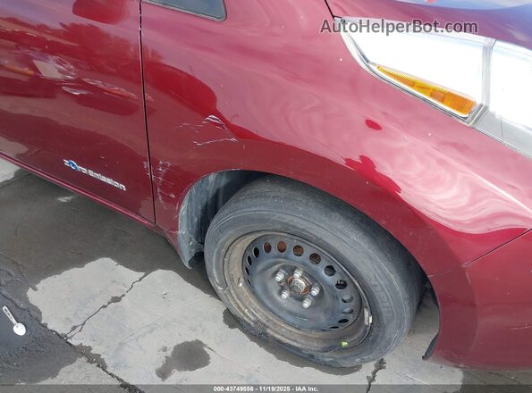 1N4BZ0CP3HC310747 2017 NISSAN LEAF Бордовый Вид спереди