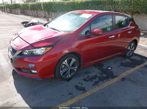 1N4BZ1CV4MC555295 2021 NISSAN LEAF Red Առջևի ձախ երեք քառորդ տեսարան
