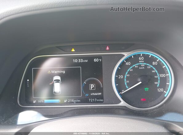 1N4CZ1CV0SC559488 2025 NISSAN LEAF White Widok tylnych siedzeń