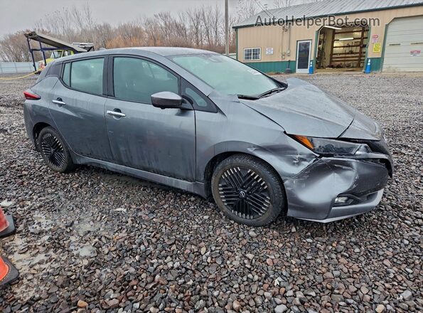 1N4CZ1CV2PC558933 2023 NISSAN LEAF Gray Przód prawy