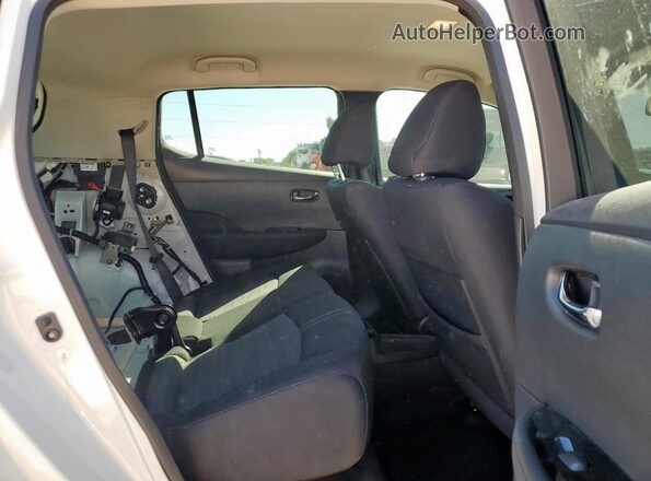 1N4CZ1CV4PC552325 2023 NISSAN LEAF White Rear seats view