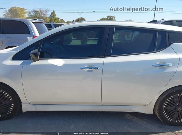 1N4CZ1CV8PC552294 2023 NISSAN LEAF White 