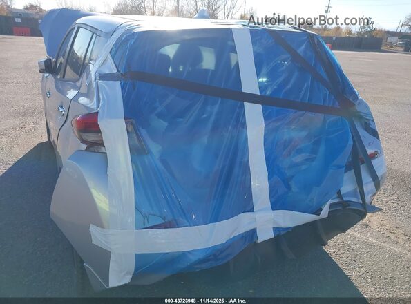 1N4CZ1CV9SC560882 2025 NISSAN LEAF Silver 