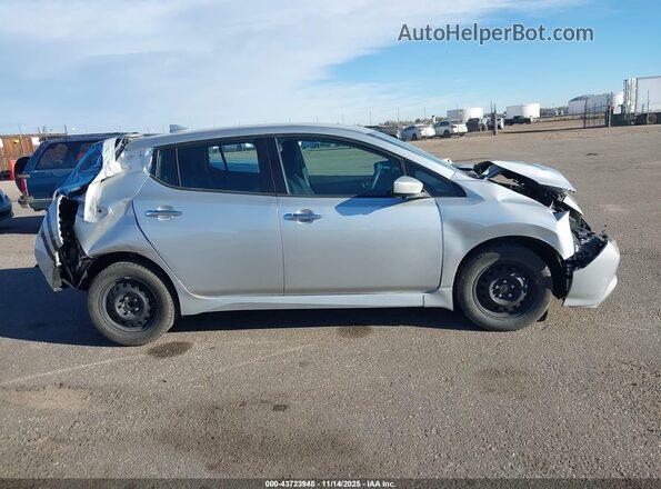 1N4CZ1CV9SC560882 2025 NISSAN LEAF Silver 