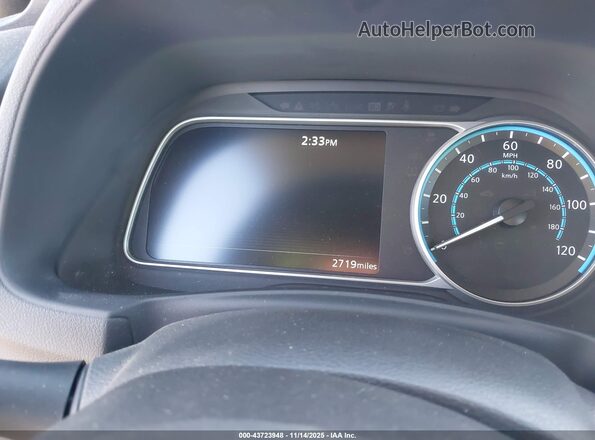 1N4CZ1CV9SC560882 2025 NISSAN LEAF Silver 