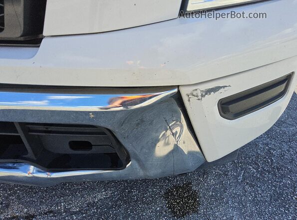 1N6AA1EE8NN106974 2022 NISSAN TITAN White Widok wnętrza 360 stopni