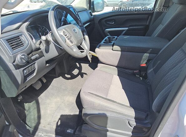 1N6AA1EE8NN106974 2022 NISSAN TITAN White Widok wnętrza z przodu