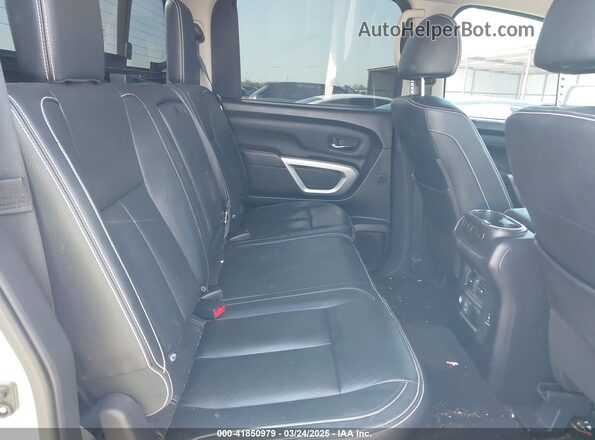 1N6BA1F46KN533916 2019 NISSAN TITAN XD White VIN կոդի պիտակի տեսք