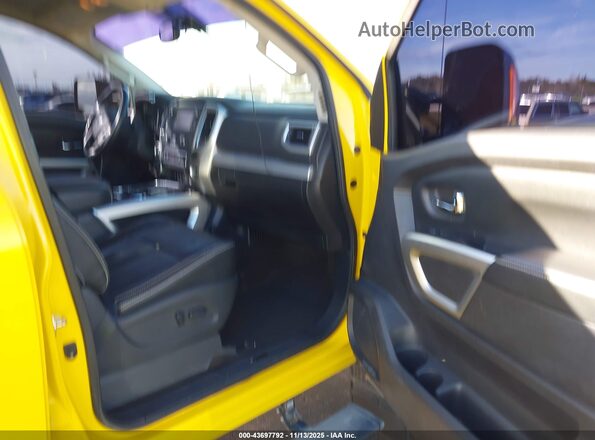 1N6BA1F47HN542729 2017 NISSAN TITAN XD Yellow Vista interior delantera