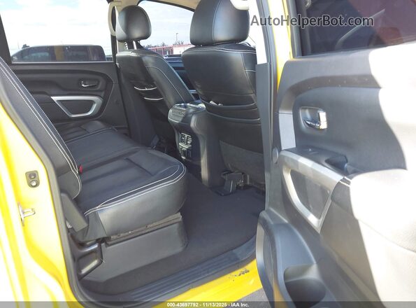 1N6BA1F47HN542729 2017 NISSAN TITAN XD Yellow Vista de la etiqueta del VIN
