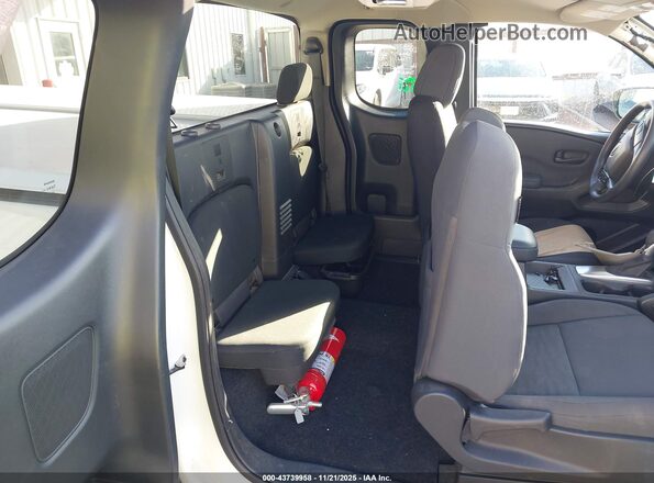 1N6ED1CL1RN652080 2024 NISSAN FRONTIER White Vista de la etiqueta del VIN