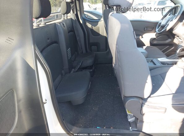 1N6ED1CL5RN630034 2024 NISSAN FRONTIER White Widok naklejki z numerem VIN