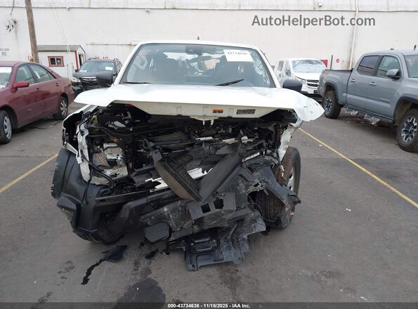 1N6ED1CL7RN637342 2024 NISSAN FRONTIER White Rear interior view