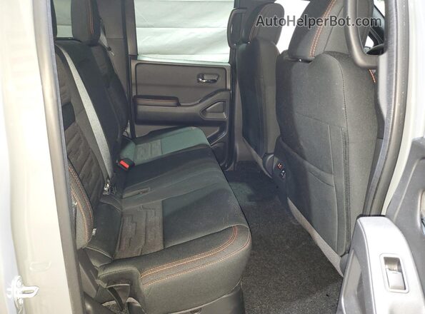 1N6ED1EKXSN649396 2025 NISSAN FRONTIER Gray Vista de los asientos traseros