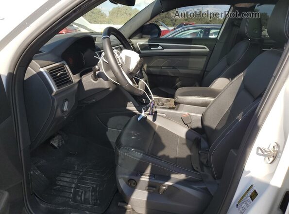 1V2BC2CA7PC215477 2023 VOLKSWAGEN ATLAS White Front interior view