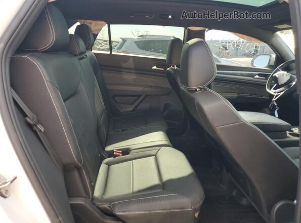 1V2BC2CA7PC215477 2023 VOLKSWAGEN ATLAS White Rear seats view