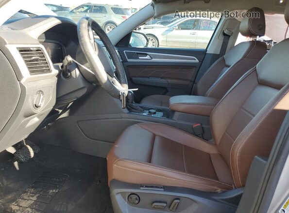 1V2BR2CA0PC513545 2023 VOLKSWAGEN ATLAS Silver Vista interior delantera