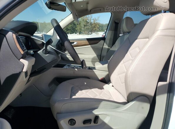 1V2DR2CA7SC553154 2025 VOLKSWAGEN ATLAS White Вид салону спереду