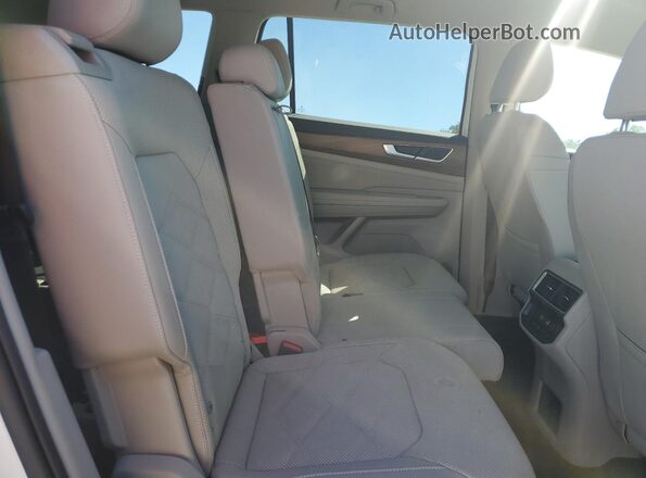 1V2DR2CA7SC553154 2025 VOLKSWAGEN ATLAS White Вид задньої частини салону