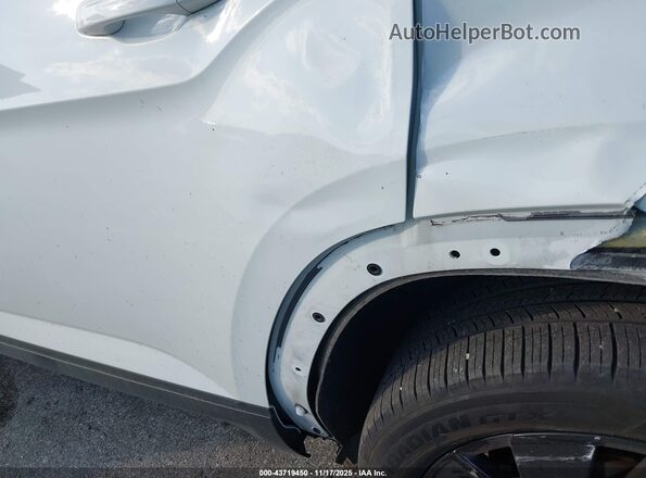 1V2JR2CA0RC557608 2024 VOLKSWAGEN ATLAS White 