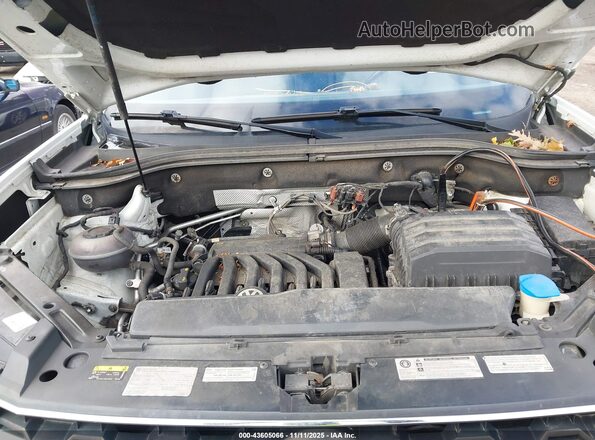 1V2LR2CA4JC544227 2018 VOLKSWAGEN ATLAS White Rear view