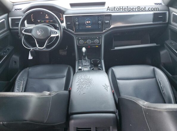 1V2MC2CA8LC204765 2020 VOLKSWAGEN ATLAS White Dashboard view