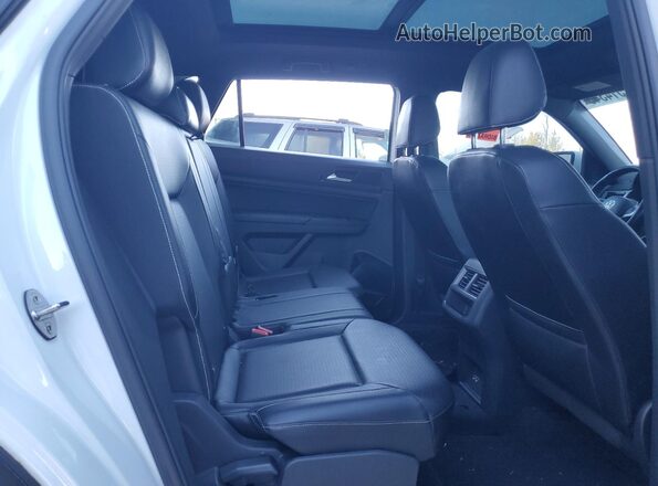 1V2MC2CA8LC204765 2020 VOLKSWAGEN ATLAS White Rear interior view