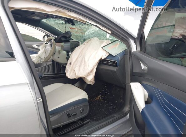 1V2VMPE88PC019033 2023 VOLKSWAGEN ID.4 Silver Вид салону спереду