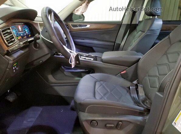 1V2WR2CA8SC544990 2025 VOLKSWAGEN ATLAS Зеленый Вид салона спереди