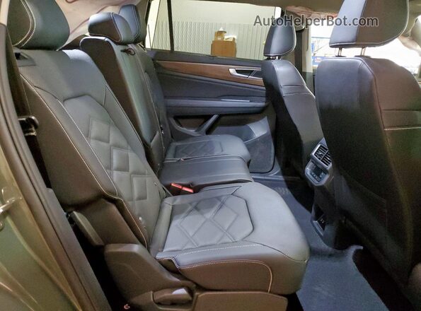 1V2WR2CA8SC544990 2025 VOLKSWAGEN ATLAS Зеленый Вид задней части салона