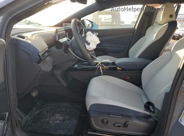 1V2WSPE83SC009464 2025 VOLKSWAGEN ID.4 Gray Front interior view