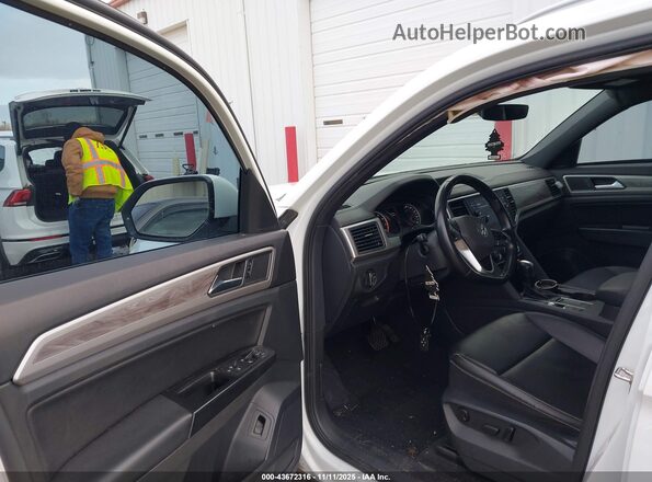 1V2YC2CA7LC204953 2020 VOLKSWAGEN ATLAS White წინა სალონის ხედი