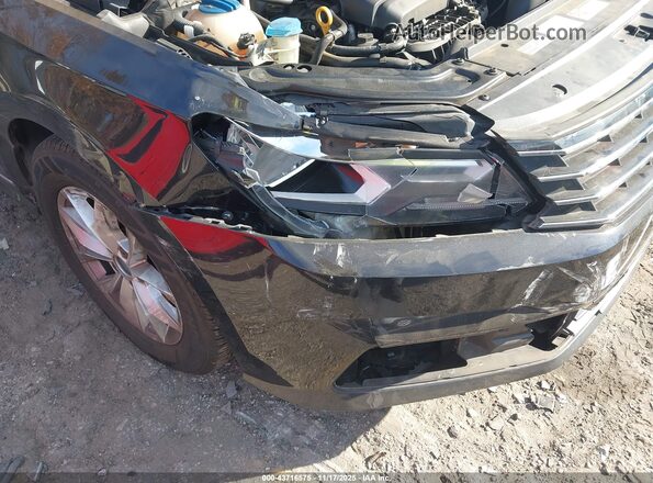1VWAT7A34HC047357 2017 VOLKSWAGEN PASSAT Black Front view
