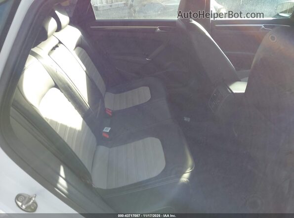 1VWJM7A39JC049527 2018 VOLKSWAGEN PASSAT White Vista de la etiqueta del VIN