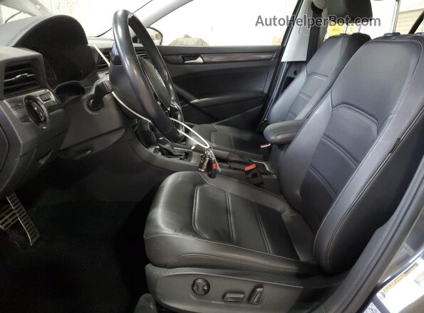1VWMA7A37LC024649 2020 VOLKSWAGEN PASSAT Угольный Вид салона спереди