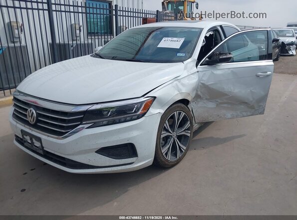 1VWSA7A38MC017945 2021 VOLKSWAGEN PASSAT White Front left