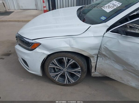 1VWSA7A38MC017945 2021 VOLKSWAGEN PASSAT White 