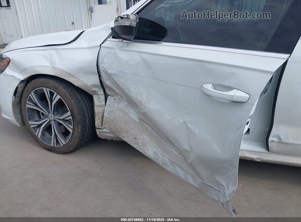 1VWSA7A38MC017945 2021 VOLKSWAGEN PASSAT White 