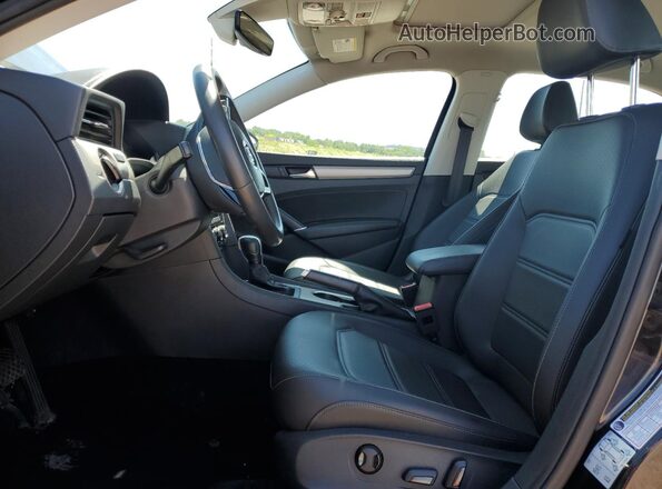 1VWSA7A39MC010082 2021 VOLKSWAGEN PASSAT Черный Вид салона спереди