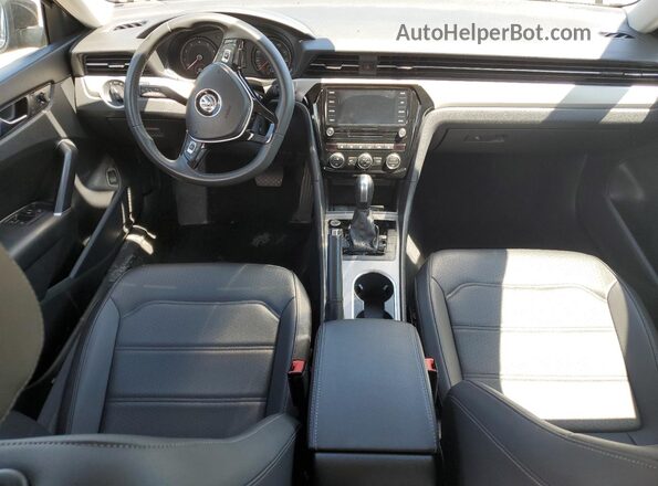 1VWSA7A39MC010082 2021 VOLKSWAGEN PASSAT Черный Вид панели приборов
