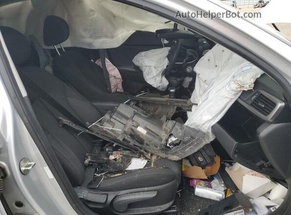 5XXGT4L37JG266425 2018 KIA OPTIMA Серебряный Вид панели приборов