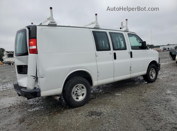 1GCWGAFP1N1174161 2022 CHEVROLET EXPRESS White Front right