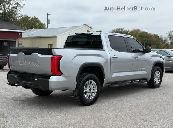 5TFLA5DB2RX178175 2024 TOYOTA TUNDRA Серебряный Вид спереди