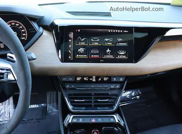 WAUFJBFW6P7005085 2023 AUDI E-TRON Black Widok wnętrza z tyłu