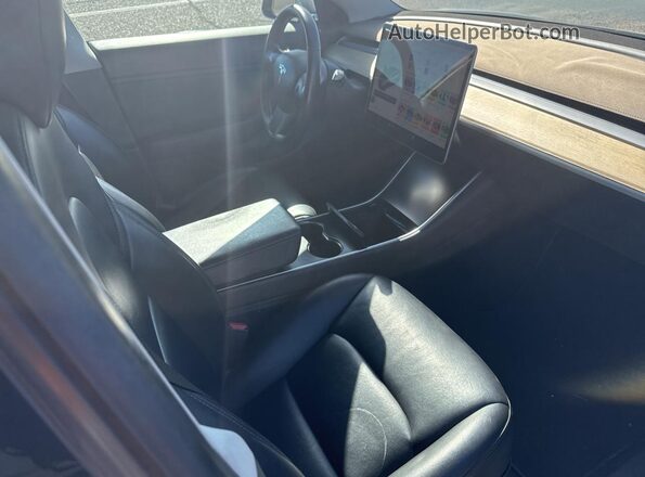 5YJ3E1EA6JF014073 2018 TESLA MODEL 3 Серый 