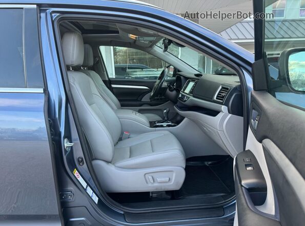 5TDJGRFH1JS037638 2018 TOYOTA HIGHLANDER HYBRID Blue Rear view